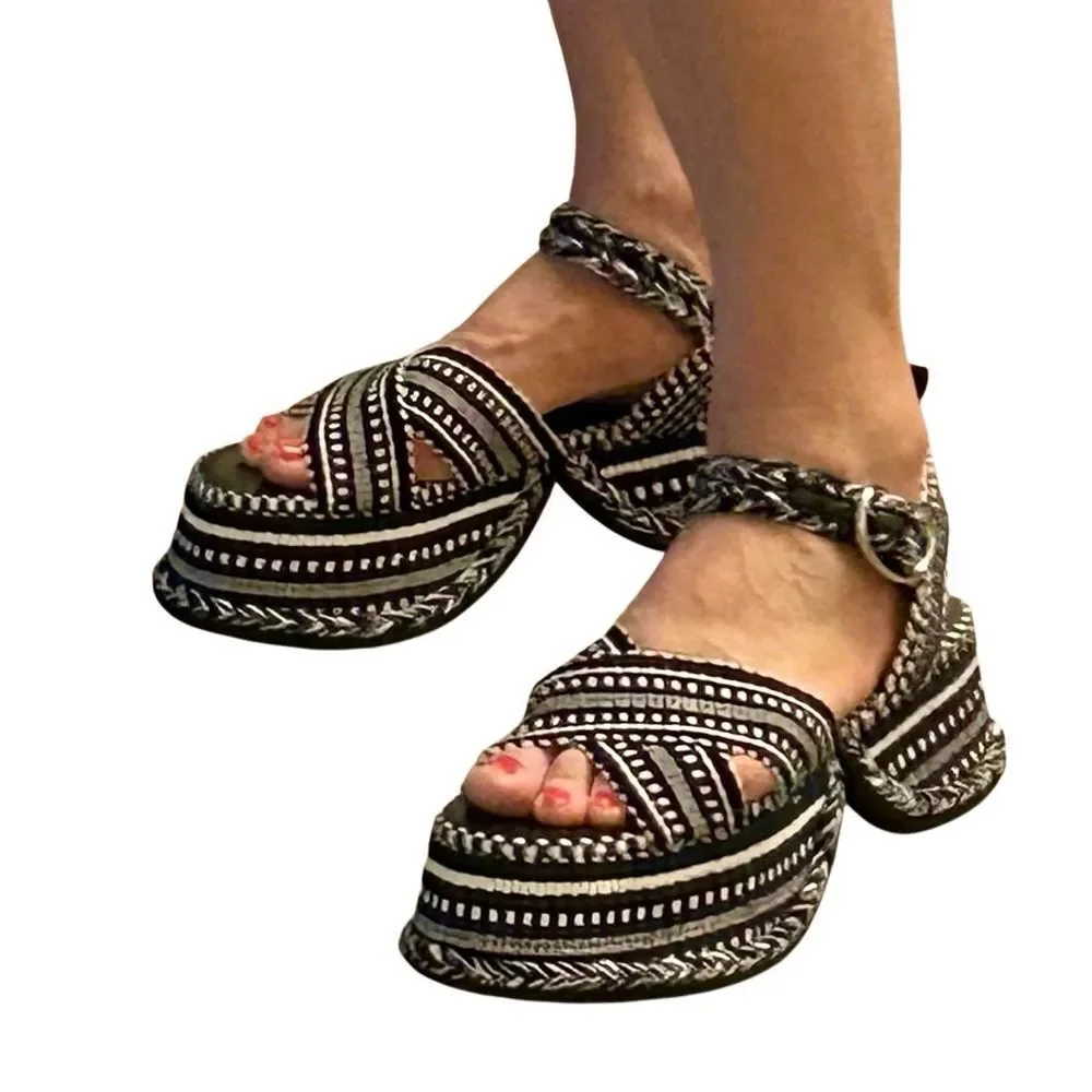 Amambaih Beatriz Platform Sandal Tapestry Noche Black White Blue Meril 40 9 - Picture 4 of 14